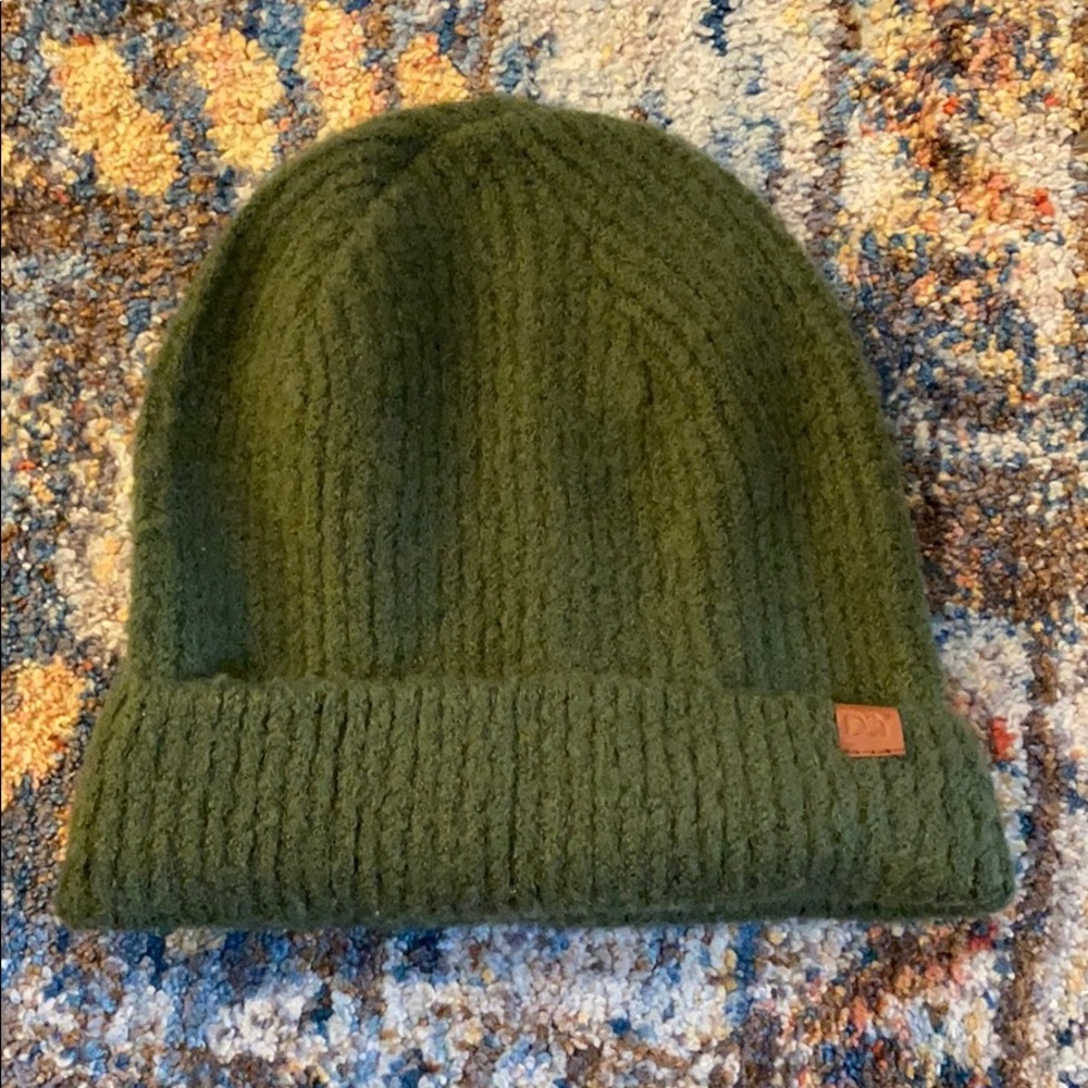Green David & Young beanie